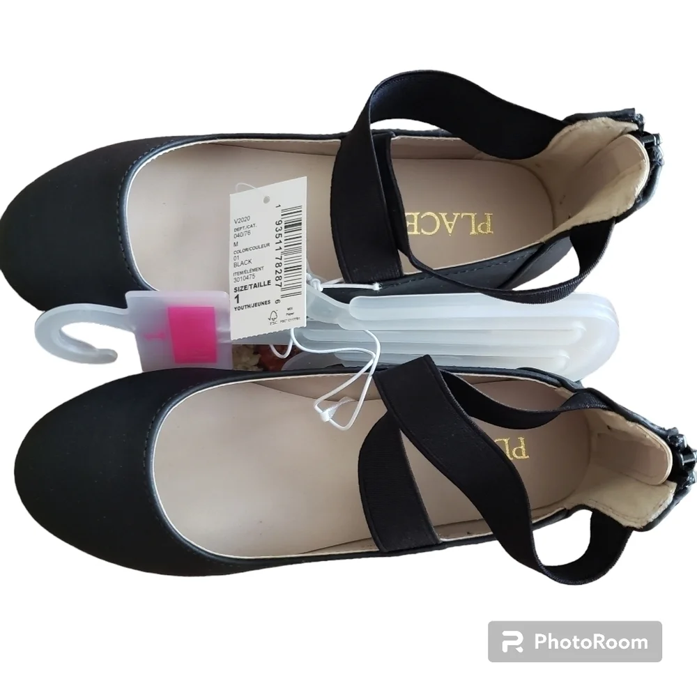 BLACK DRESS SHOES WITH CRISS CROSS STRAPS